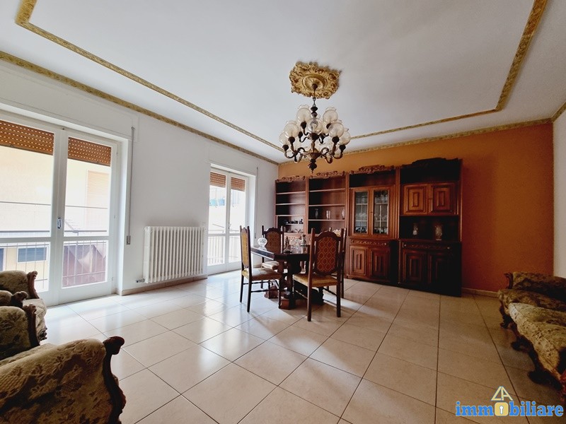 Casa indipendente con tavernetta e box